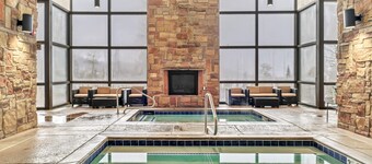 Renovated King Suite with Amazing Amenities, Sleeps 4 Guests