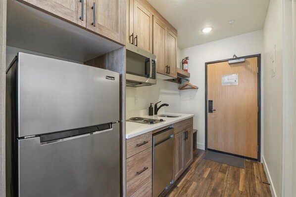 Microwave, stovetop, dishwasher