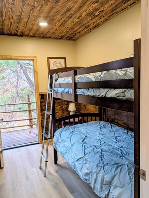 3 bedrooms, WiFi, bed sheets