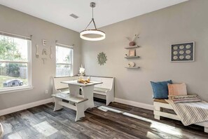 House, Multiple Beds (Sunny Daze) | Dining