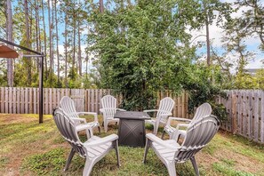 House, Multiple Beds (Sunny Daze) | Property grounds