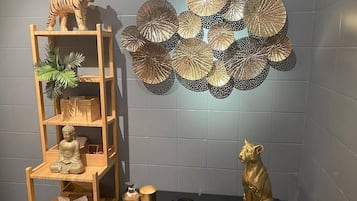 Shared Dormitory, 1 Bedroom, Accessible, Smoking | Interior