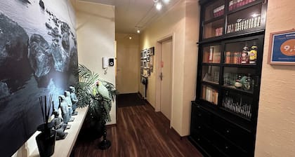 Room-cosy Room in Luxury Shared Apartmen