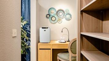 Dormitório compartilhado, 1 quarto, acessível, para fumantes | Parte interna