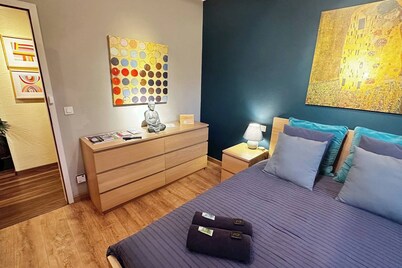 Room-cosy Room in Luxury Shared Apartmen