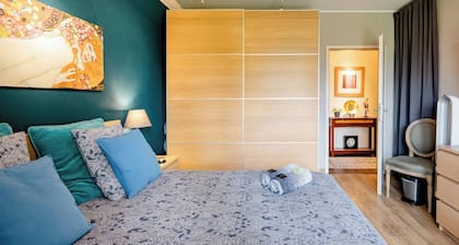Room-cosy Room in Luxury Apartment & 3 s