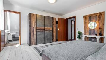 3 bedrooms, WiFi, bed sheets