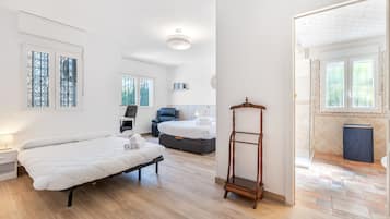 3 dormitorios, tabla de planchar con plancha, wifi y ropa de cama