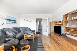 TV, bordtennis og stereoanlegg