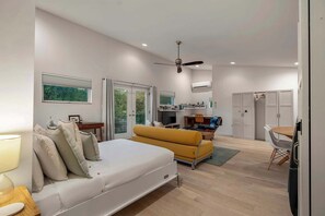 Iron/ironing board, free WiFi, bed sheets