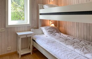 3 bedrooms, travel cot, free WiFi