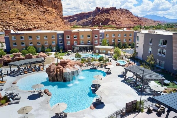 Beheizter Pool