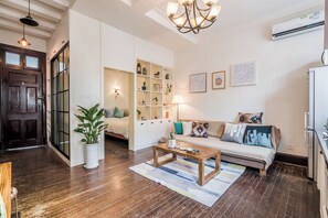 Suite | Free WiFi - Shanghai Hills & XING 48 Homestay (Shanghai)