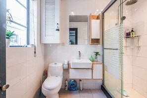 Suite | Bathroom - Shanghai Hills & XING 48 Homestay (Shanghai)