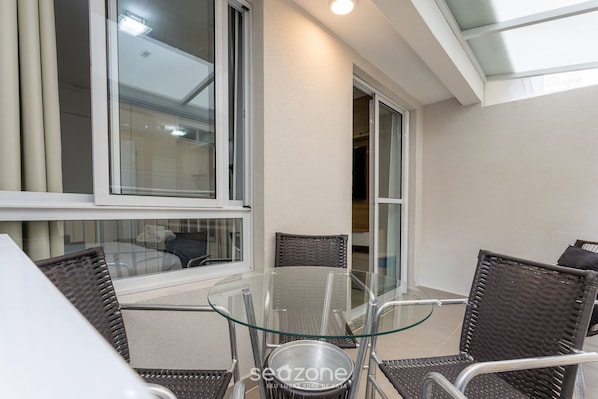 Basic Apartment | Terrace/patio