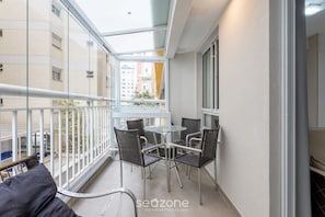 Basic Apartment | Terrace/patio