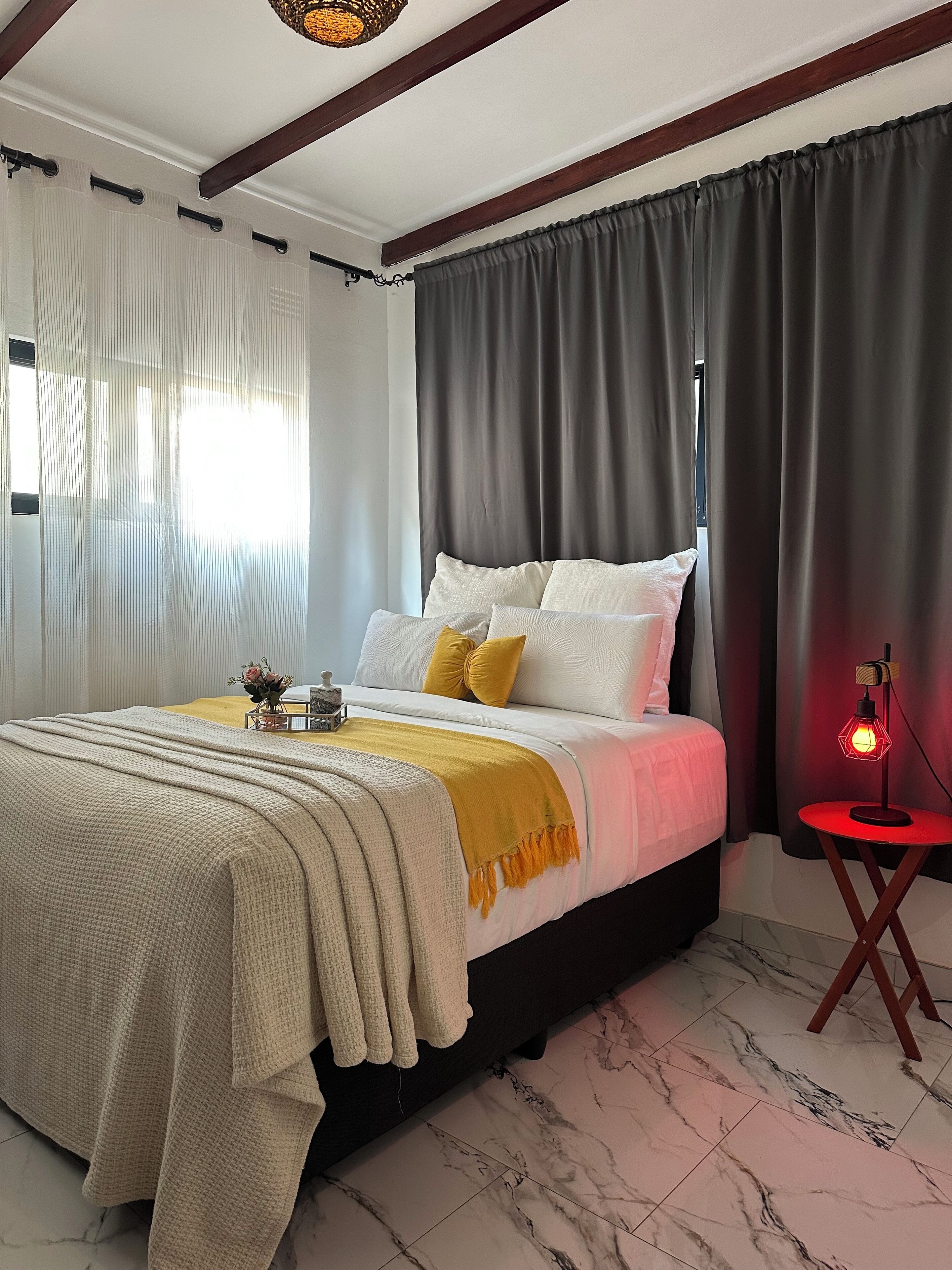 1 多间卧室、办公桌、熨斗/熨衣板、免费 WiFi