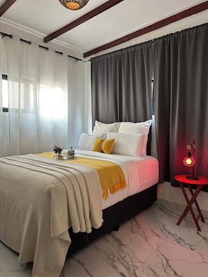 1 chambre, bureau, fer et planche à repasser, Wi-Fi gratuit