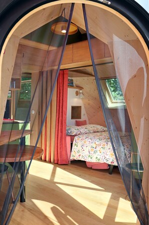 1 habitación, wifi y ropa de cama