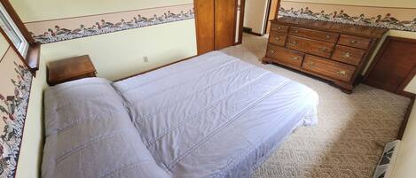 2 bedrooms, bed sheets