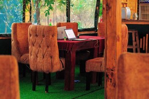 Bao gồm bữa sáng buffet hàng ngày