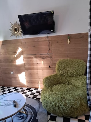 TV