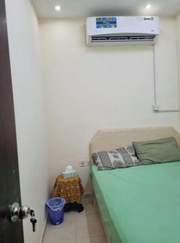 1 habitación, internet y ropa de cama