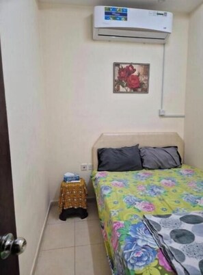 1 bedroom, internet, bed sheets