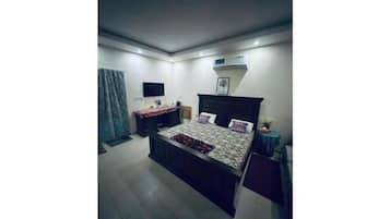 5 bedrooms, Internet, bed sheets