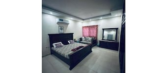 Classic Villa with Masters Room, 2 Economy Rooms, 2 Budget Rooms / 5 units