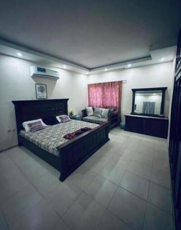 5 chambres, accès Internet, draps fournis