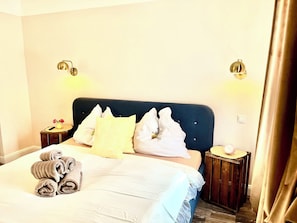 1 bedroom, internet, bed sheets