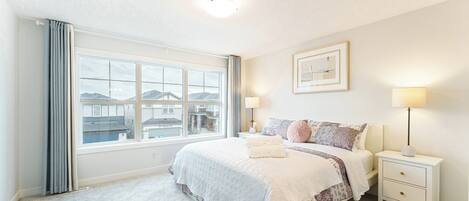 4 quartos, ferros/tábuas de passar roupa, Wi-Fi, roupa de cama