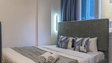 Premium bedding, individually decorated, individually furnished, desk