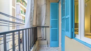 Stúdió, erkély, kilátással a városra | Városra néző