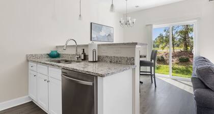 Elgin Enclave- Sleeps 6 - 12 min from Fort Jackson - Pet Friendly!