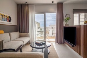 Smart TV, books, music library, stereo