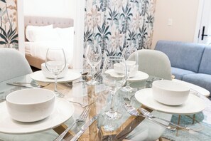 Superior Apartment 4, City View | Living area