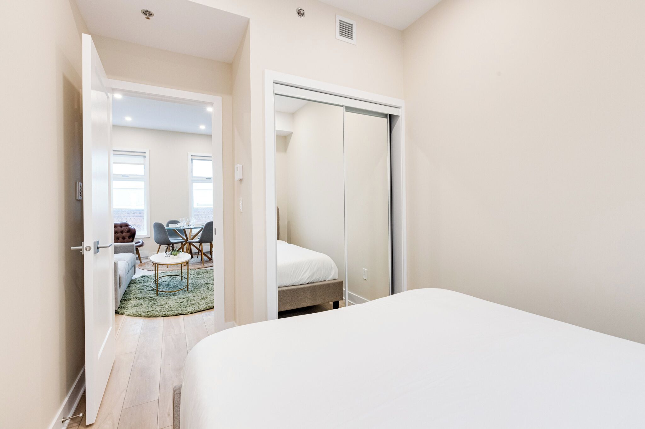 Silitysrauta/-lauta, ilmainen Wi-Fi