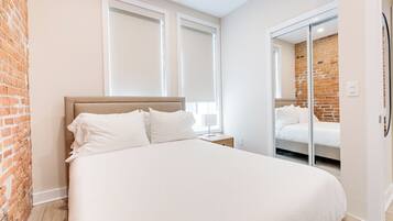 Superior Apartment 5, City View | Iron/ironing board, free WiFi