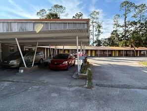 Free self-parking - Cross City Motel by Hotel O Hwy 98 (Cross City)