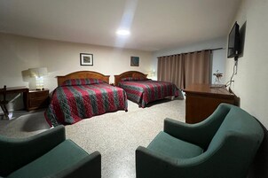 Premium bedding, desk, free rollaway beds, free WiFi