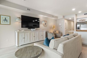 Apartment, 1 King-Bett und Schlafsofa (Sea Glass 216) | Wohnbereich