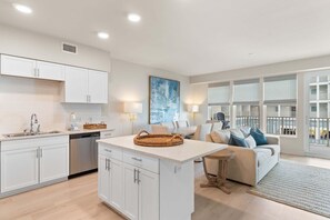 Condo, 1 King Bed with Sofa bed (Sea Glass 216) | Interior - Sea Glass 216 (Gulf Shores)