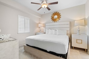 Condo, 1 King Bed with Sofa bed (Sea Glass 216)