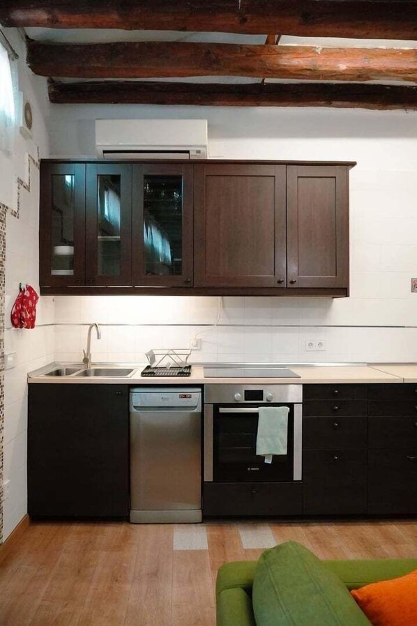 Fridge, microwave, oven, dishwasher