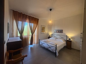 3 bedrooms, iron/ironing board, Internet, bed sheets