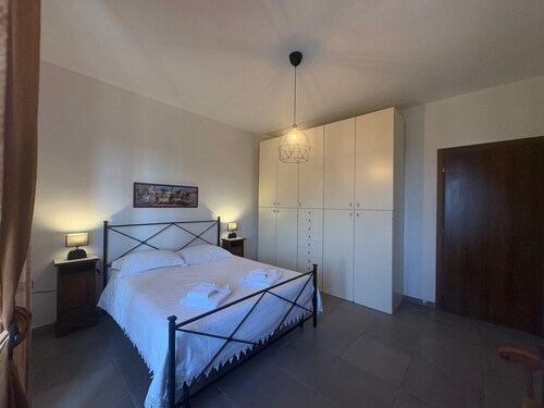 Langhe da Cartolina Accommodation with 6 beds plus a crib.