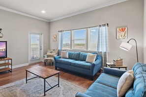 Condo, Multiple Beds (Alerio B401) | Living area