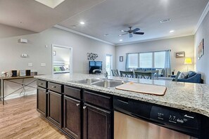 Condo, Multiple Beds (Alerio B401) | Interior